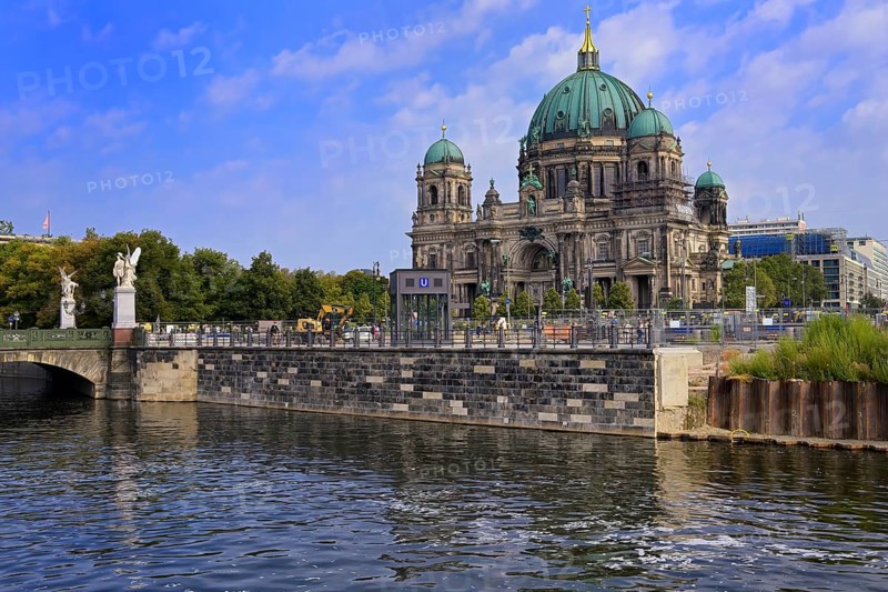 Berlin Cathedral and Schloss bridge