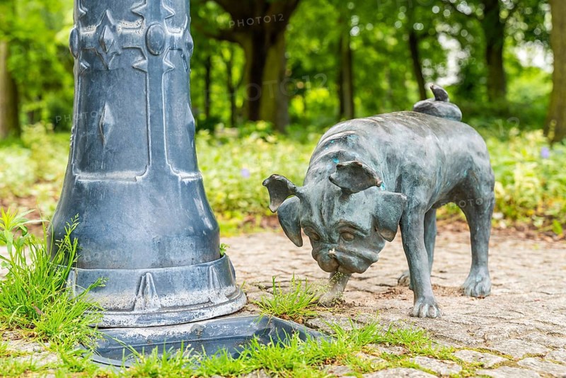 Bronze figure Waldmops in honour of the humourist Vicco von Buelow
