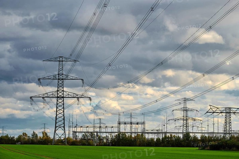 Power pylons