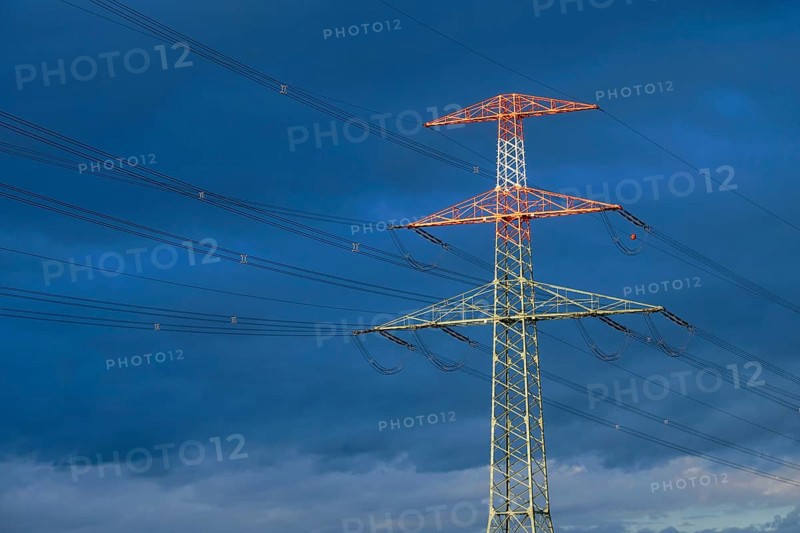 Power pylons