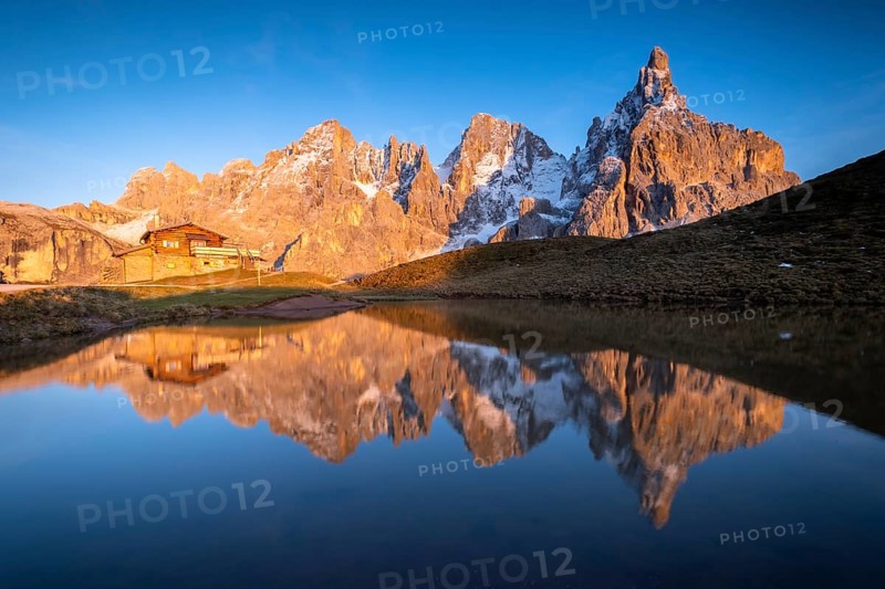 Laghetto Baita Segantini at sunset
