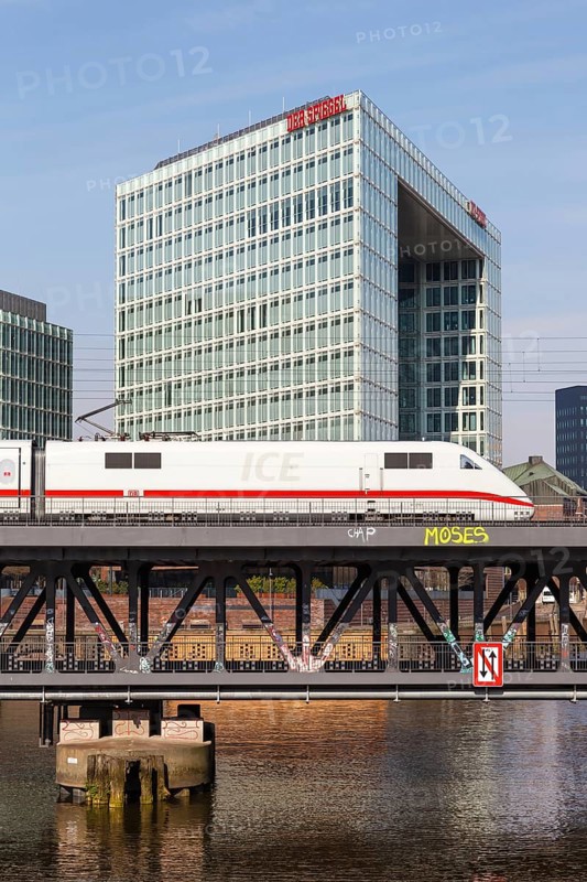 ICE 1 train of Deutsche Bahn DB on the Oberhafen bridge in Hamburg