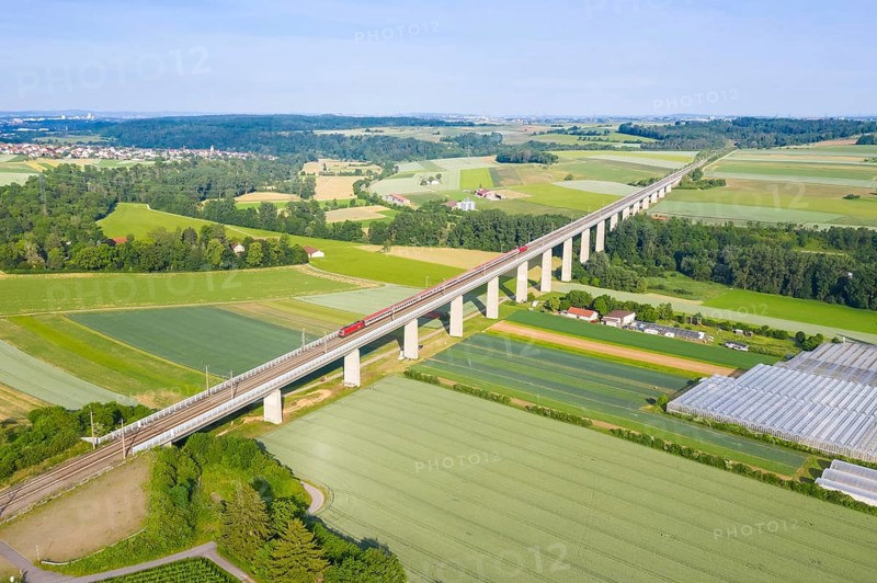 InterCity IC train of OeBB Austrian Federal Railways on the Enztal bridge of the NBS Mannheim-Stuttgart in Enzweihingen