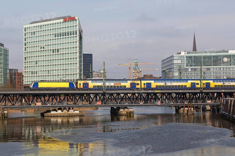 Metronom regional train on the Oberhafen bridge in Hamburg