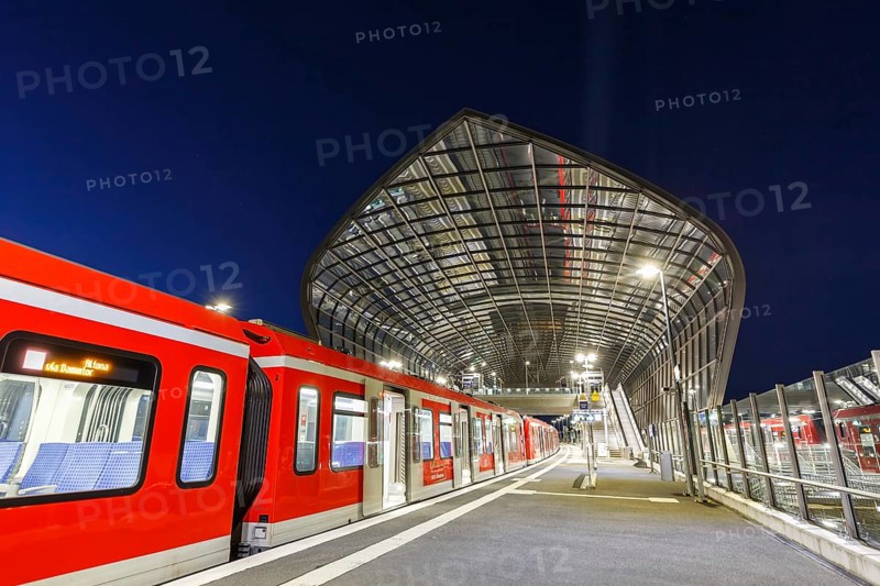 S-Bahn train Deutsche Bahn stop Elbbruecken station in Hamburg