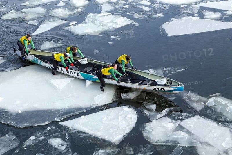Canoe race on ice