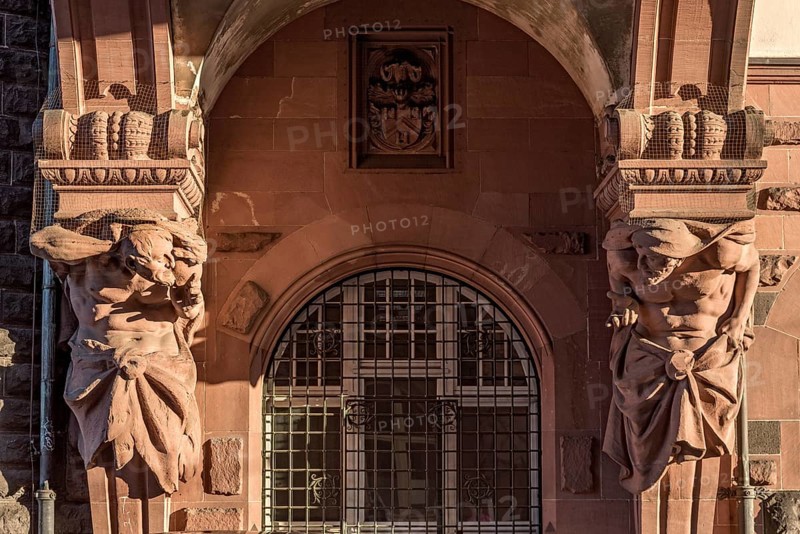 Atlases under the Bridge of Sighs