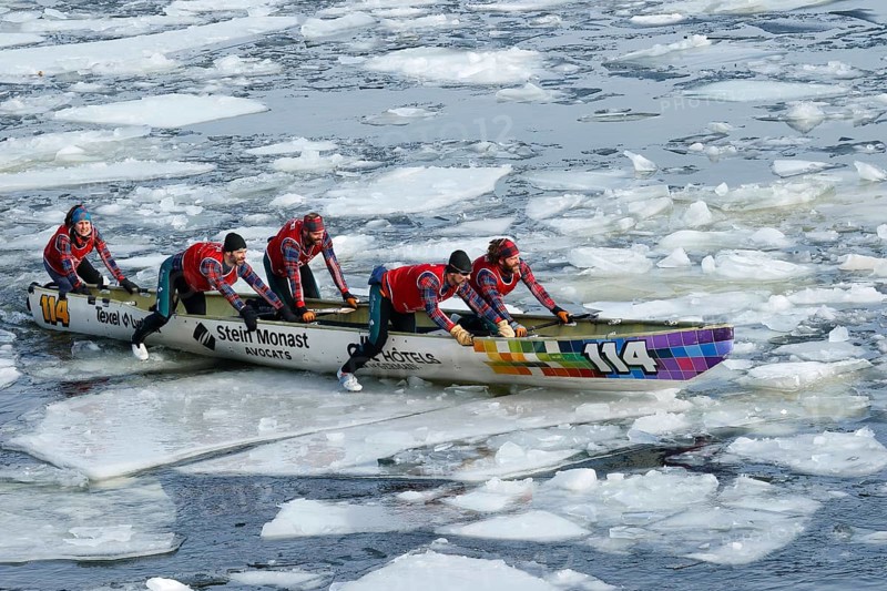 Canoe race on ice
