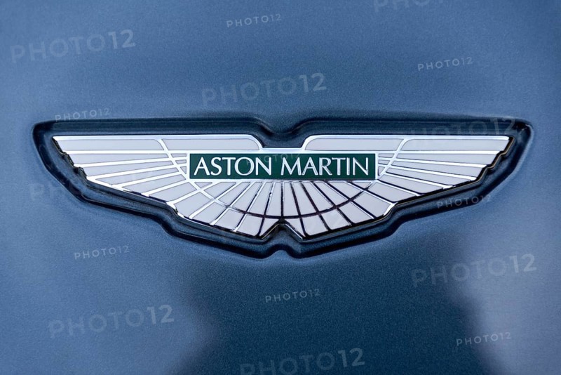 Logo Aston Martin sports car