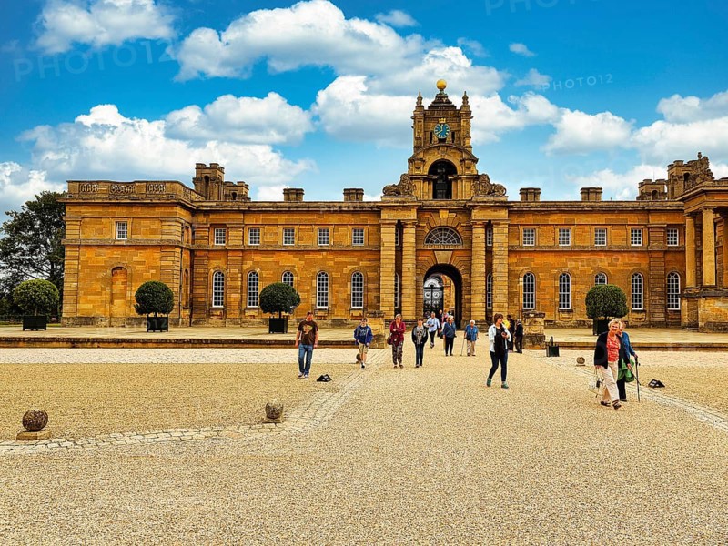 Blenheim Palace with visitors
