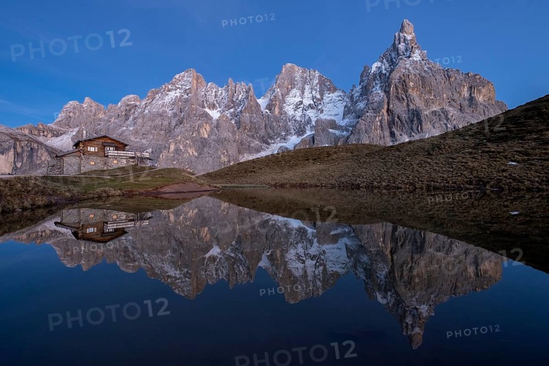 Laghetto Baita Segantini after sunset