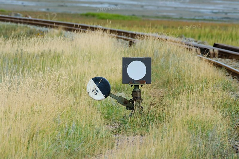 Hand switch and track of the island railway