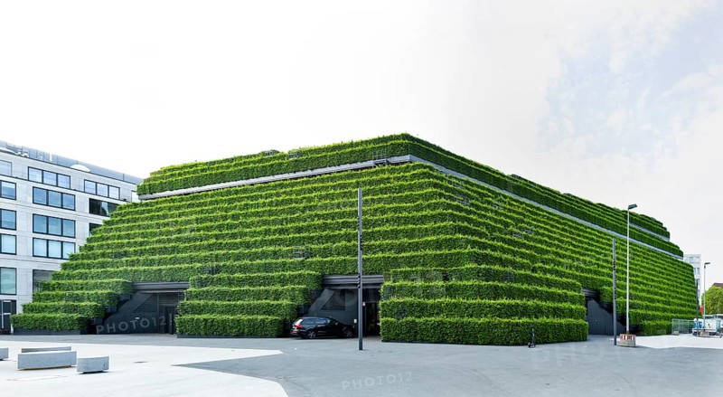 Koe-Bogen II office and commercial building