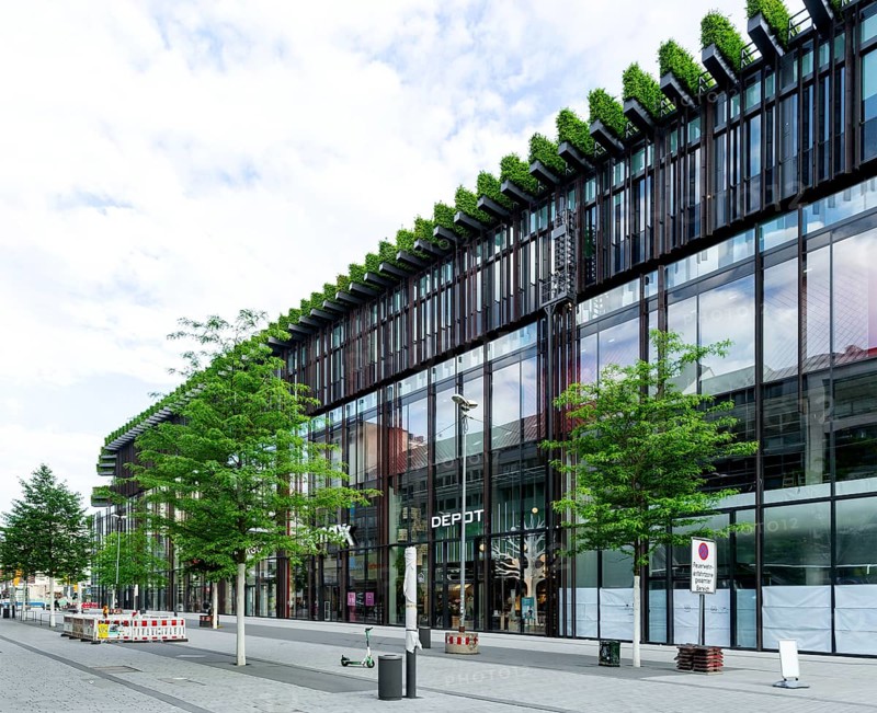 Koe-Bogen II office and commercial building
