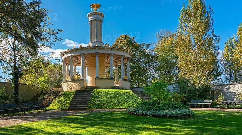 The palace park in Glienicke with Lion's Gate