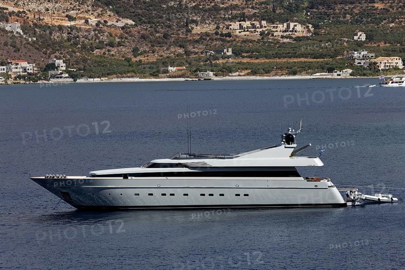 Mega Yacht Cantieri di Pisa Akhir 125 anchored in Limeni Bay