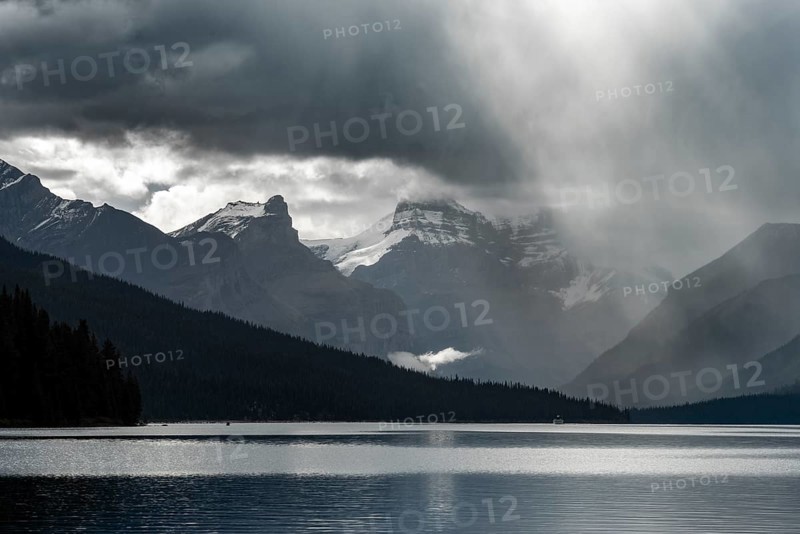 Maligne Lake