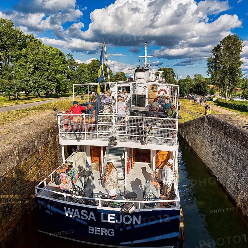 Passenger ship