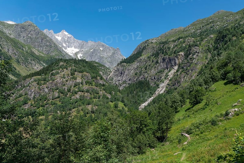 Landscape with the Wannenhorn from the hiking trail between Bellwald and Aspi-Titter suspension bridge