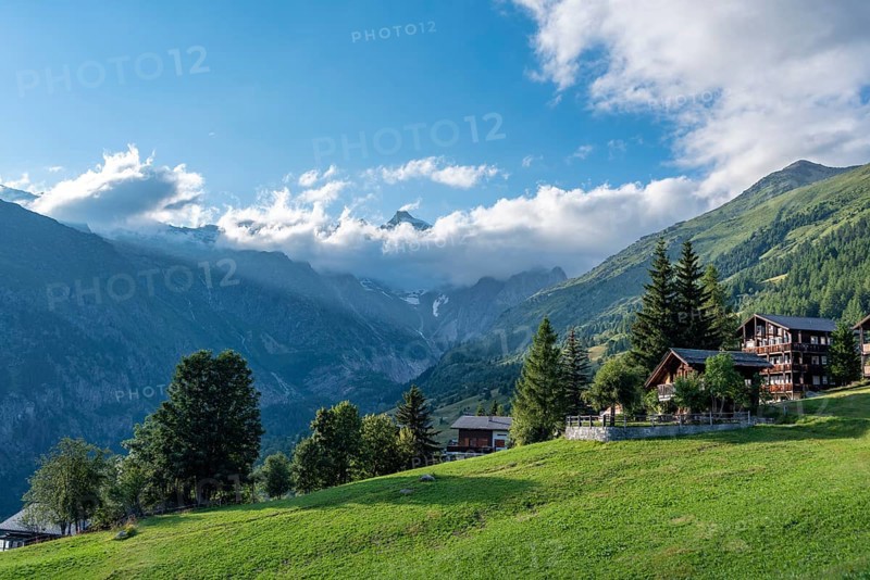 Village view with the Great Wannenhorn and the Risihorn