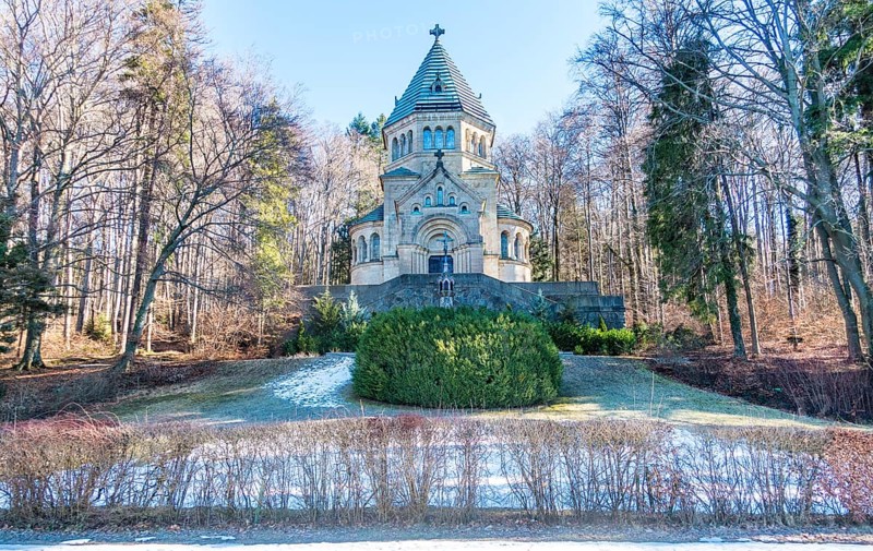 Winter votive chapel in Berg Castle Park