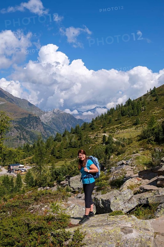 Hikers on the Panorama Trail