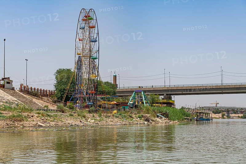 Ferris wheel along the Tigris river