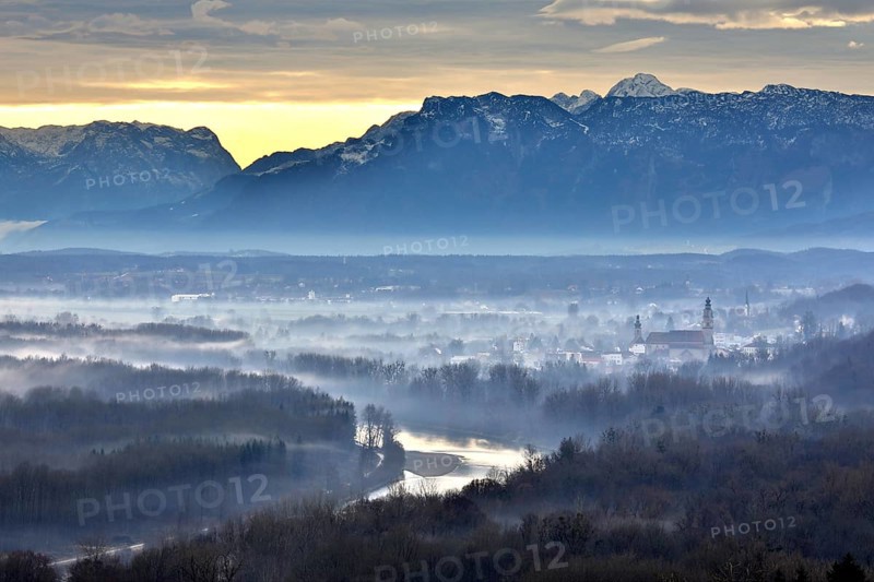 Salzach valley and Tittmoning in the morning mist