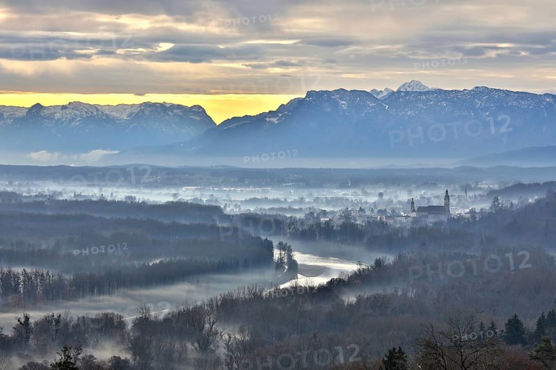 Salzach valley and Tittmoning in the morning mist