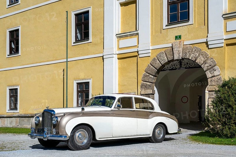 Vintage Bentley S1 SDN James Young built 1956