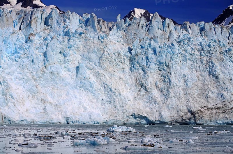 Glacier front and mountains