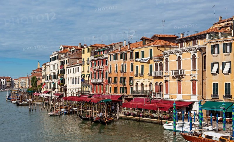 Riva del Vin and Grand Canal