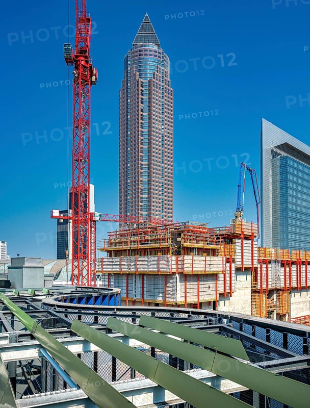 Major construction site at the Frankfurt Messeturm