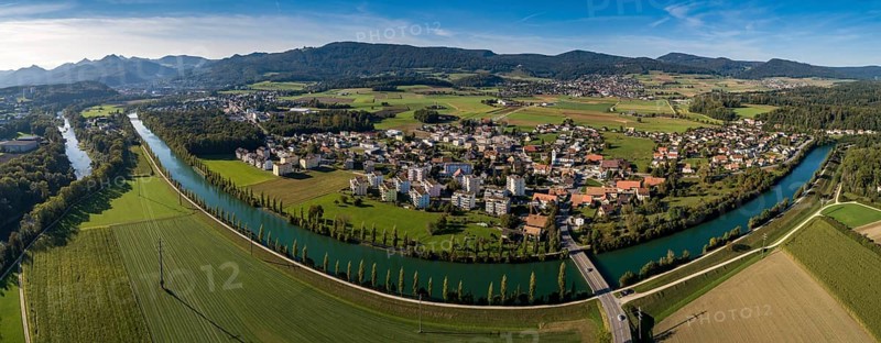 Village view with Aare canal