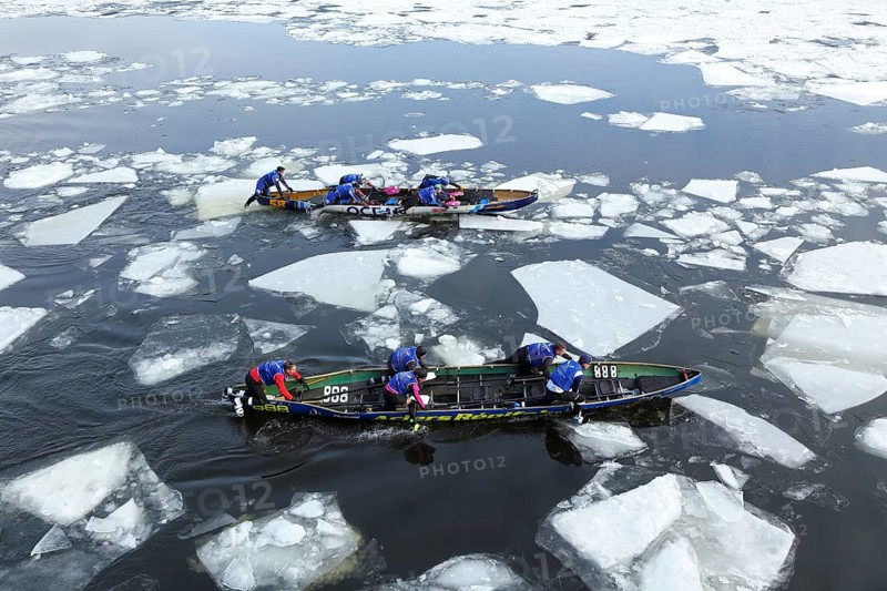 Canoe race on ice