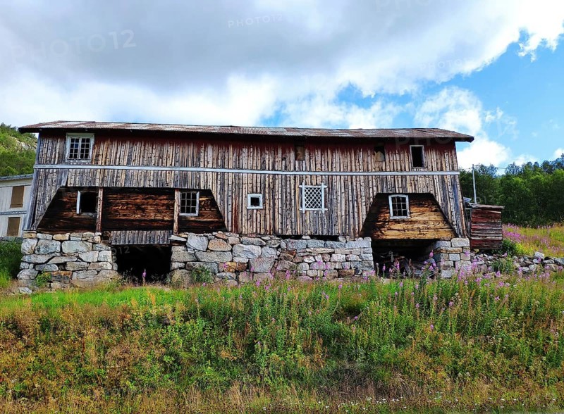 Old farmhouse in Botten