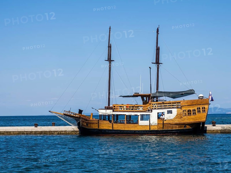 Excursion boat in the harbour