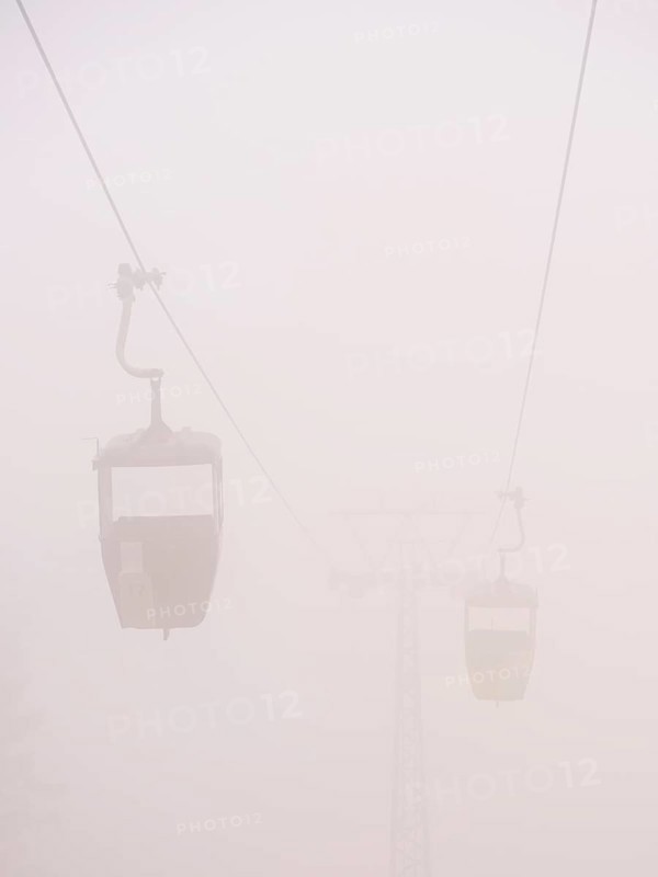 Bocksberg cable car disappears in the fog