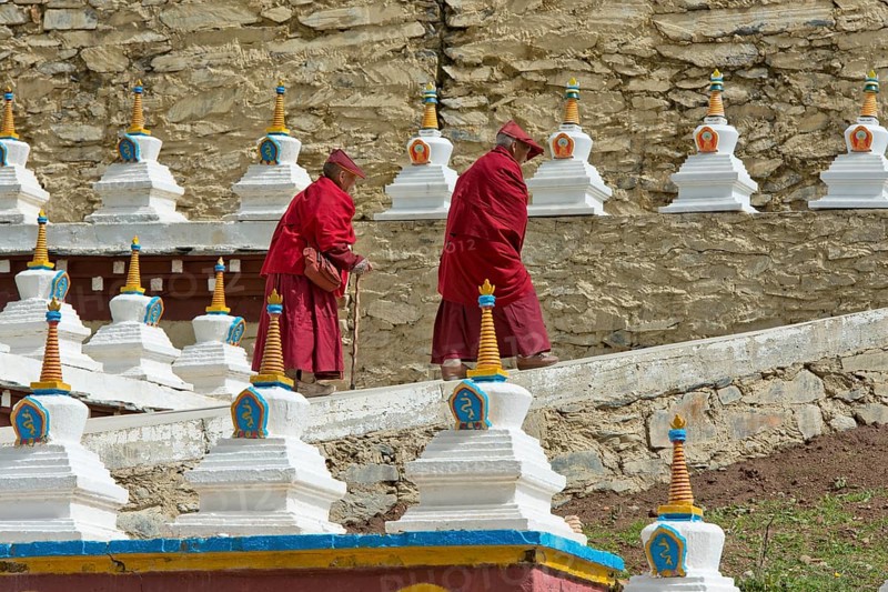 Two elderly nuns chatting during the morning circumnavigation