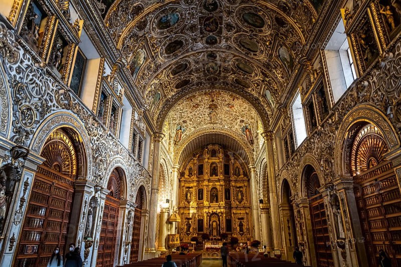 Beautiful interior of the Church of Santo Domingo de Guzman