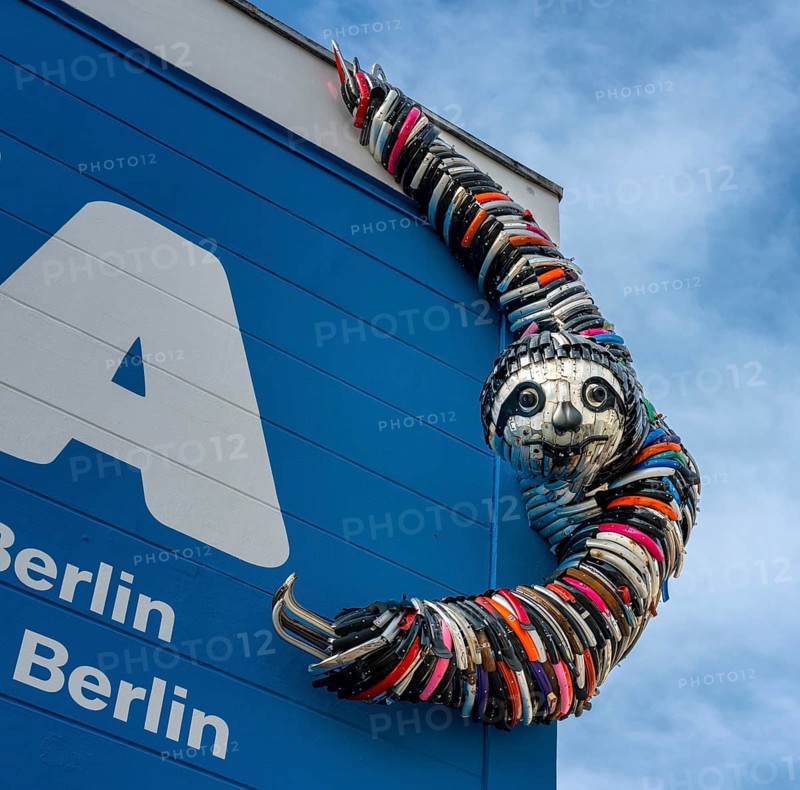 Design on the facade to the children's world Anoha of the Jewish Museum