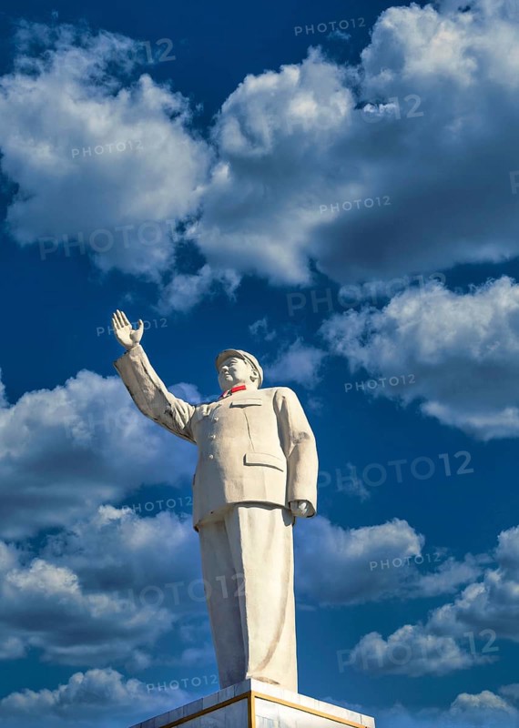 Statue of Mao Tse-tung