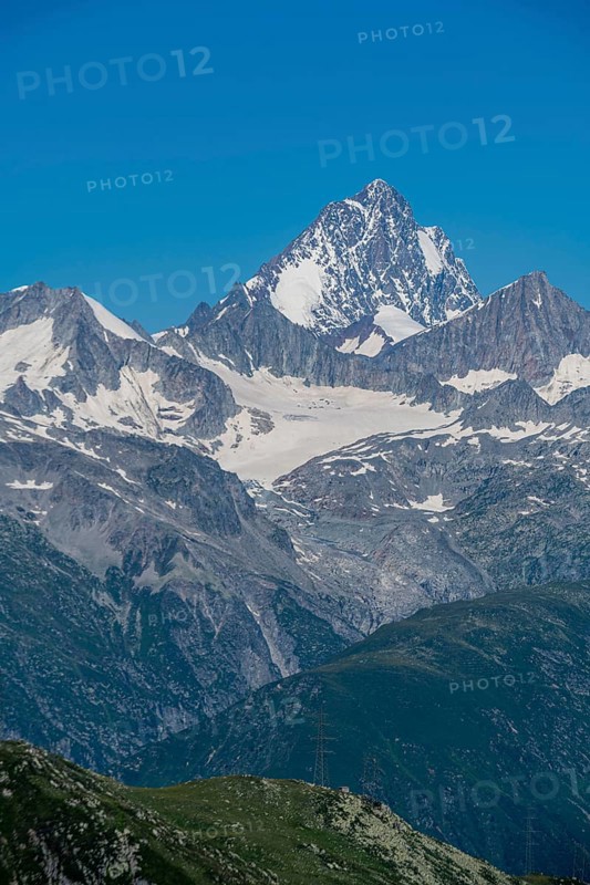 View of the Schreckhorn from the Nufenen pass