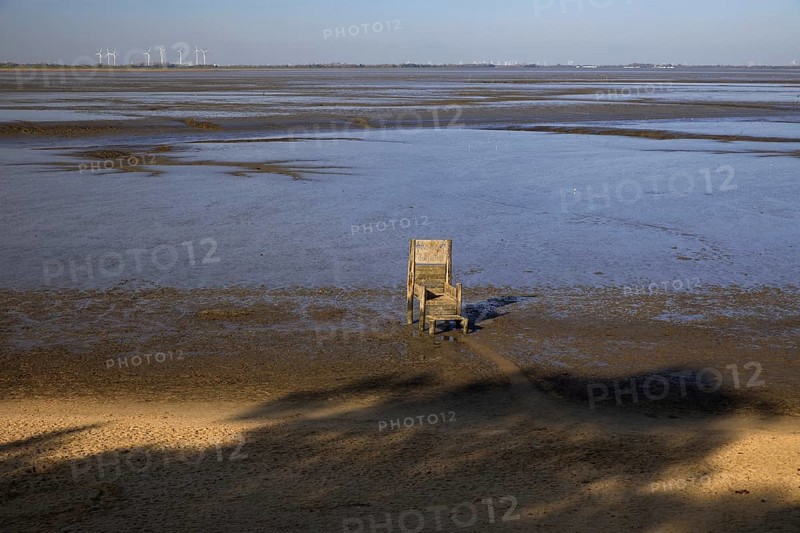 Emperor's throne with the title Emperor Butjatha in the mudflats