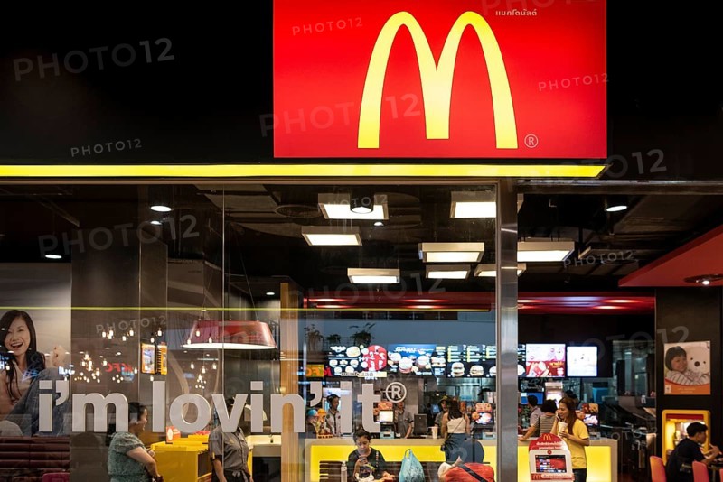 Entrance and logo McDonald's