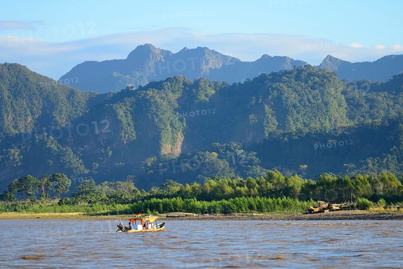 Longboat on the Rio Alto Beni