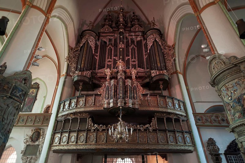 Large baroque organ