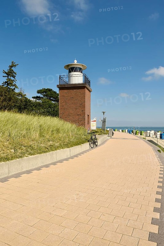 Lighthouse Olhoern with promenade