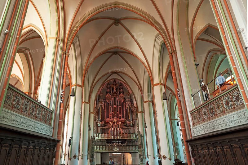 Ceiling vault with large baroque organ