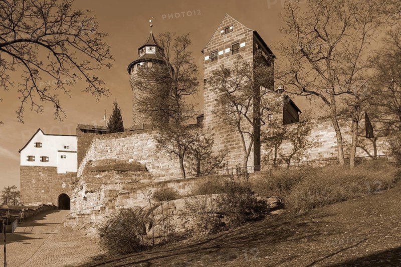 Sinwell Tower and Walburgis Chapel of the Kaiserburg